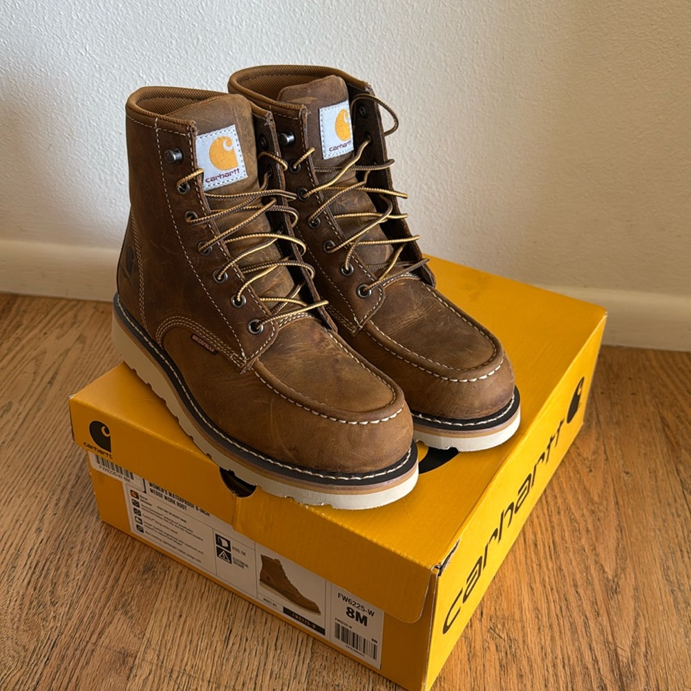 Brand new Carhartt women’s boots